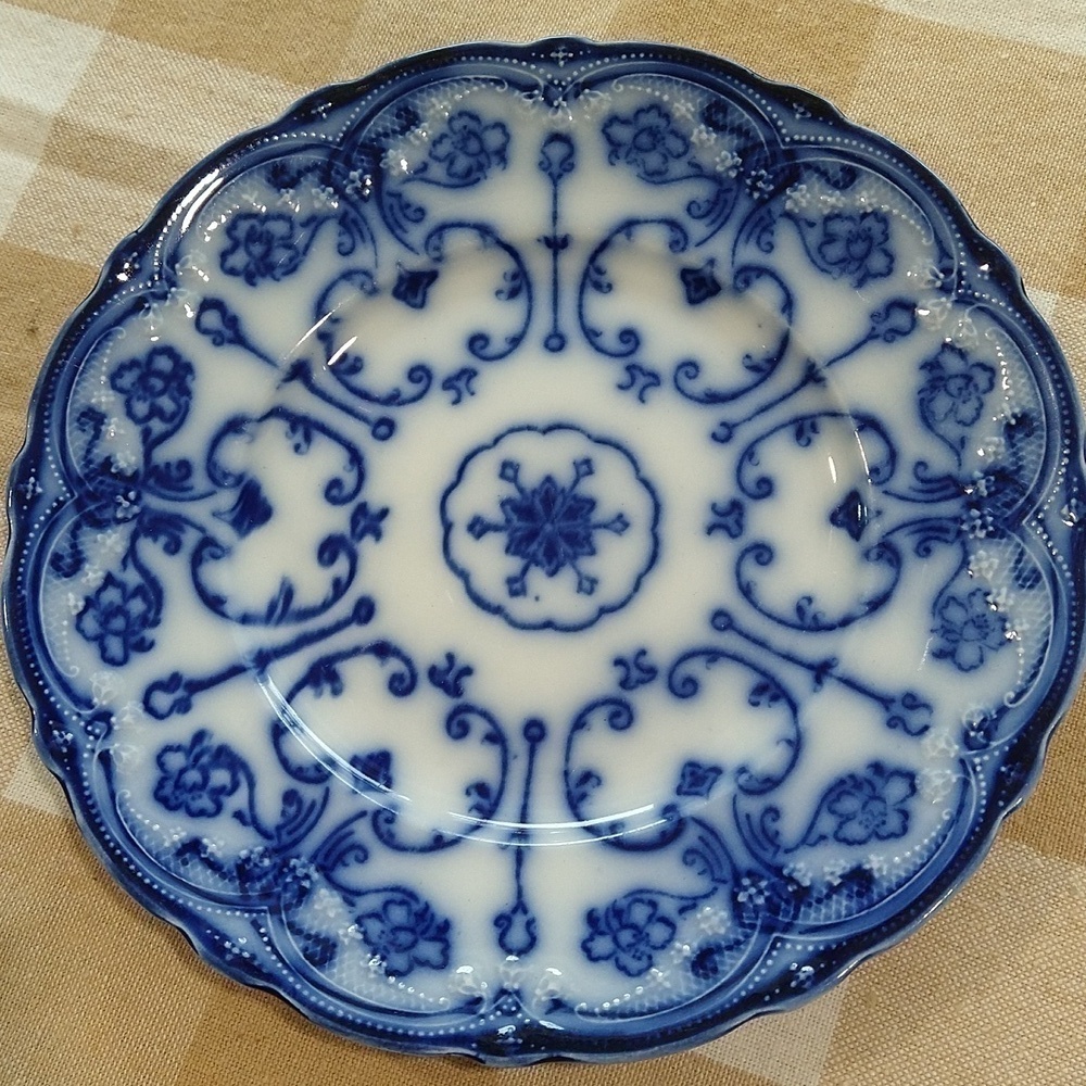 Conway English semi-porcelain salad butter dessert plate flow blue New Wharf 7"
